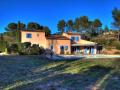 Salernes, suberb house with pool near the village!
