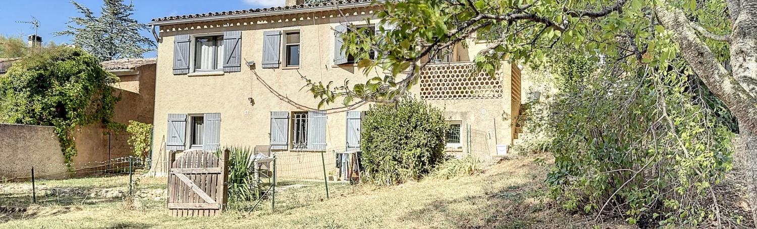Old traditionnal property on 4000m2 close to Salernes