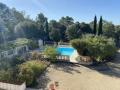 Bastide-style property in Tavernes, including chambres d'hôtes, nestled on a vast plot with swimming pool.