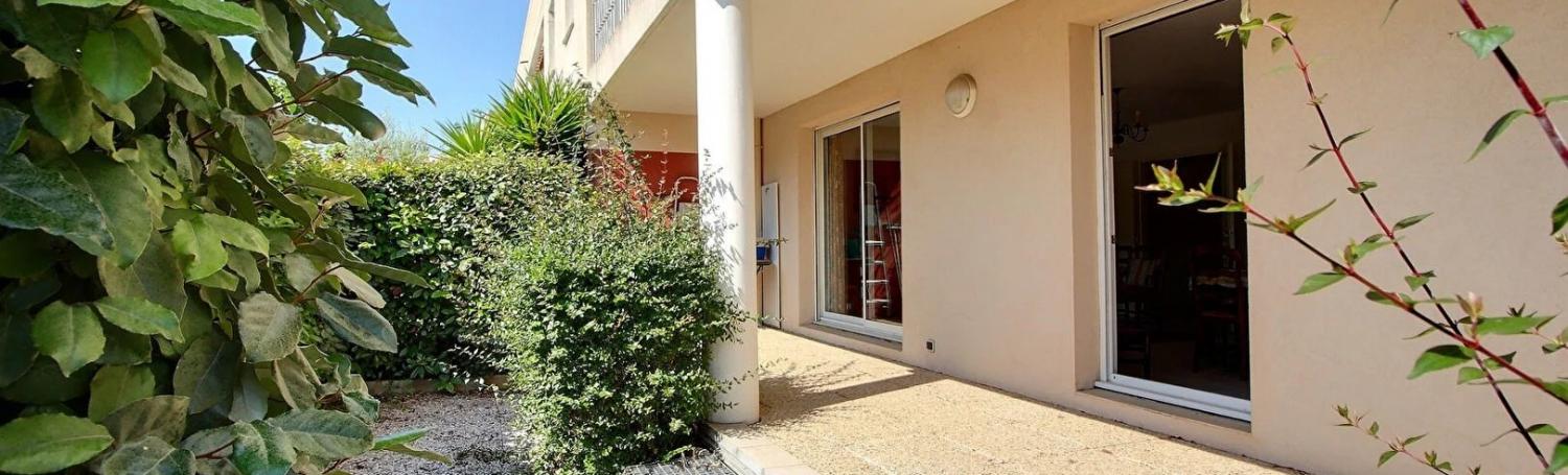 NICE 3 BEDROOMS APPARTMENT WITH TINY GARDEN OF 43 M²