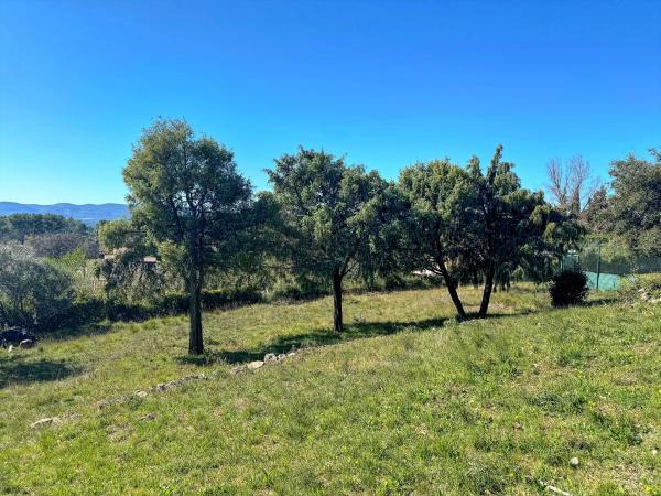 Lorgues, building land with open view